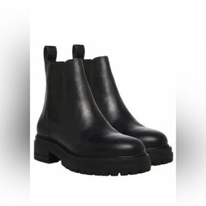 STEVE MADDEN Black Leather Handout Pull On Ankle Boots